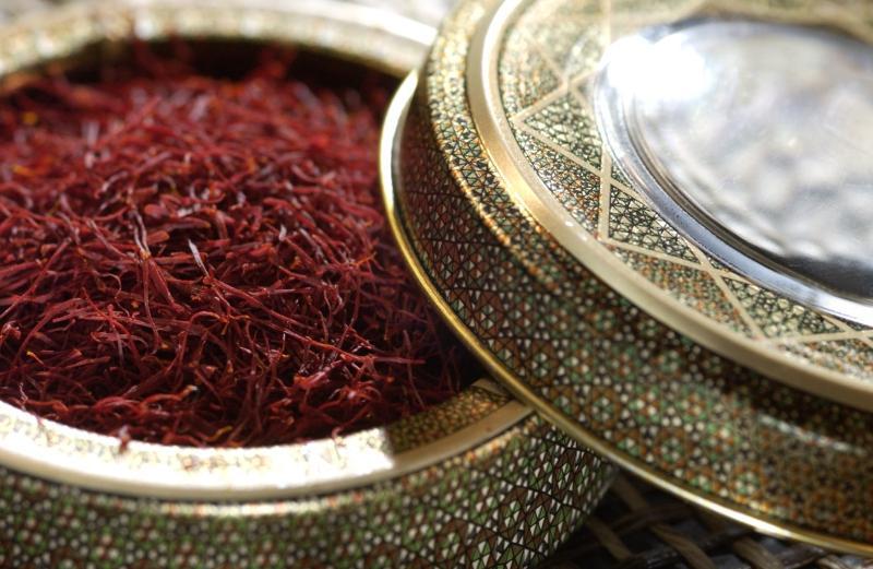 Saffron in Khatam Like Package_Persian Souvenir